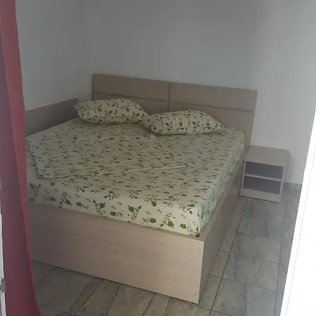 בית אירוח Casa Consentino קוסטינסטי